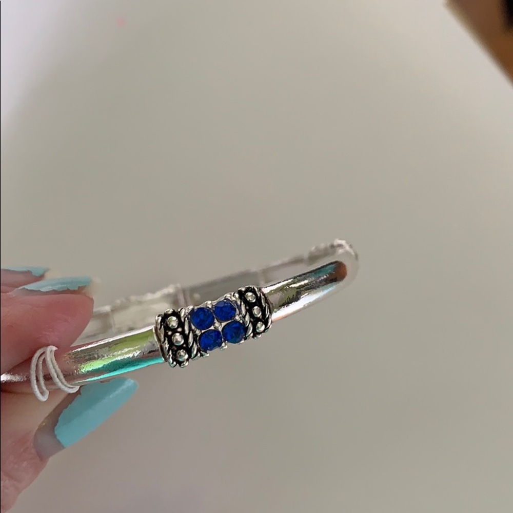 Periwinkle by Barlow bracelet w blue rhinestone